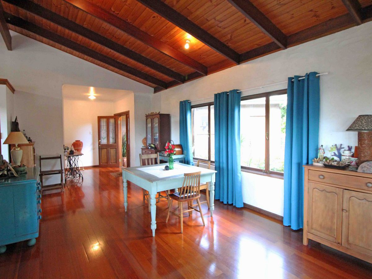 27 TWELFTH AVENUE, Atherton