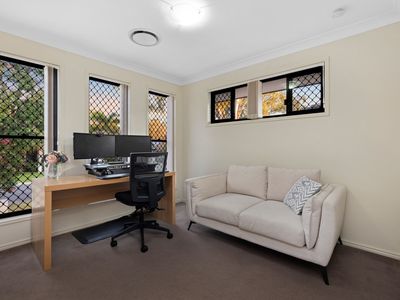 24 Worchester Crescent, Wakerley