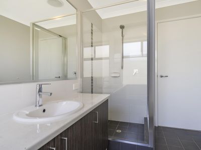 35 Roundhouse Parade, Jindalee