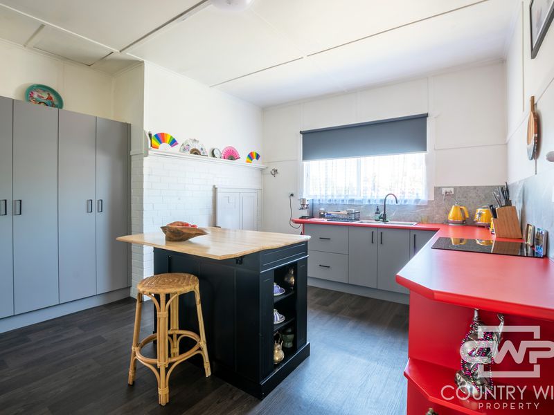 208 Sandon Street, South Guyra