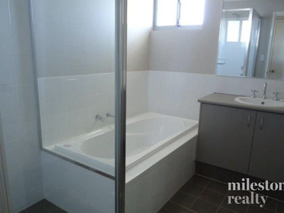 2 / 25 Pilkena Street, Tom Price