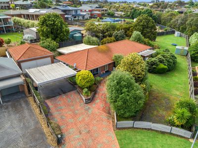 7 Reta Close, Leopold