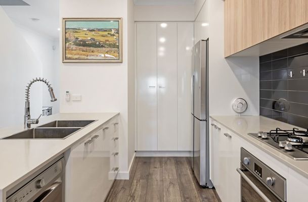 4 Lemnos Walk, Greenvale