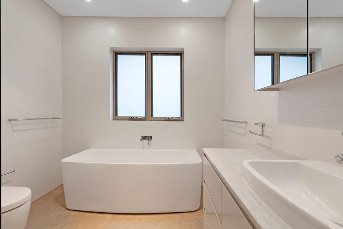 2 / 60 First Avenue, Rodd Point
