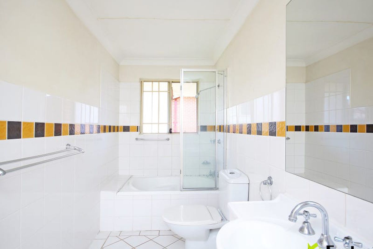 15 / 8-12 Hornsey Road, Homebush West