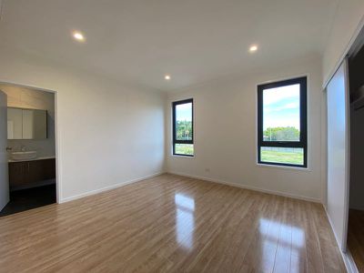 18A Royal Crescent, Rochedale