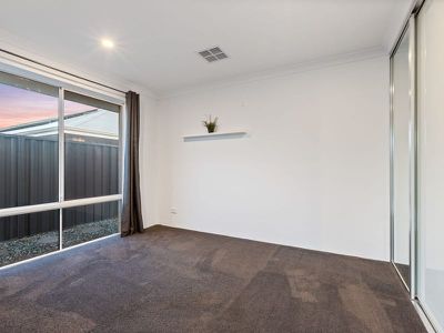 15 Clarendon Approach , Baldivis