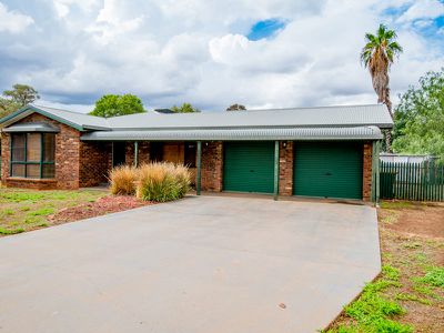 18 Hellyer Court, Dubbo