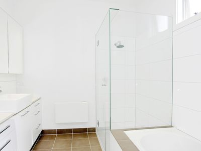 1 / 37 Spring Street, Geelong West