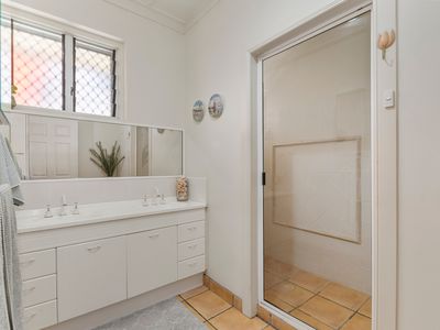 1 / 78 Paxton Street, North Ward