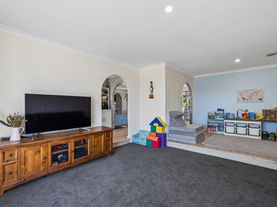 52 Sanderling Drive, Thornlie