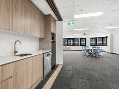 32 / 97 Creek Street, Brisbane City