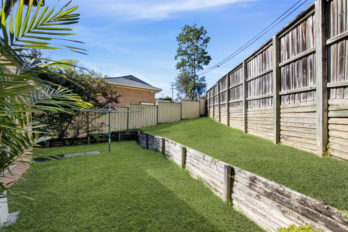 1 / 235 Avoca Drive, Green Point