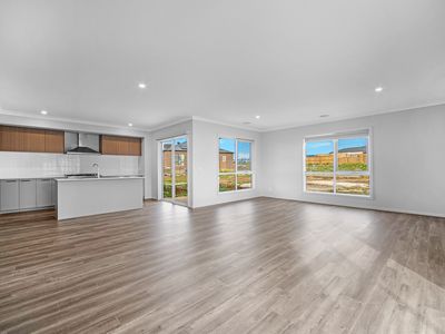 11 Winfred Drive, Mambourin