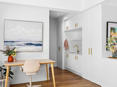 3 / 8 Leo Crescent, Alexandra Headland