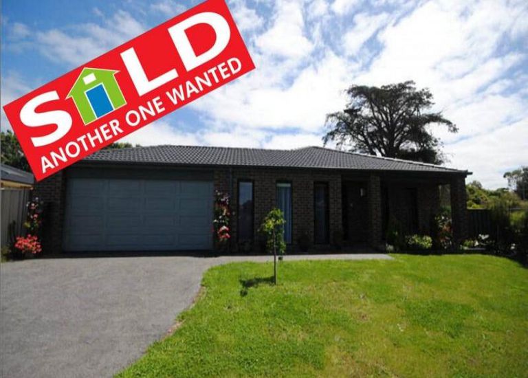 4 Neptune Avenue North, Portland