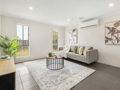 38 Straw Flower Circuit, Greenvale