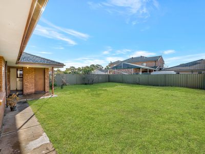 6 Woodlands Avenue, Bossley Park