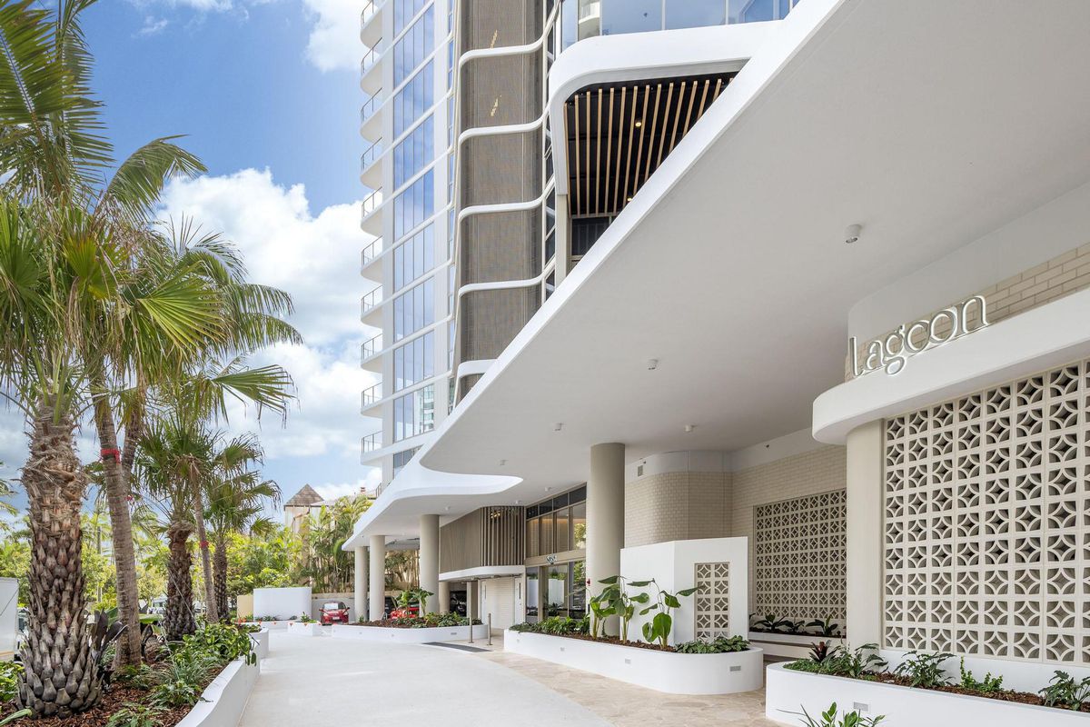 Coastal Luxury Living at Lagoon – Spacious 2 Bed + 3rd multi-purpose room 