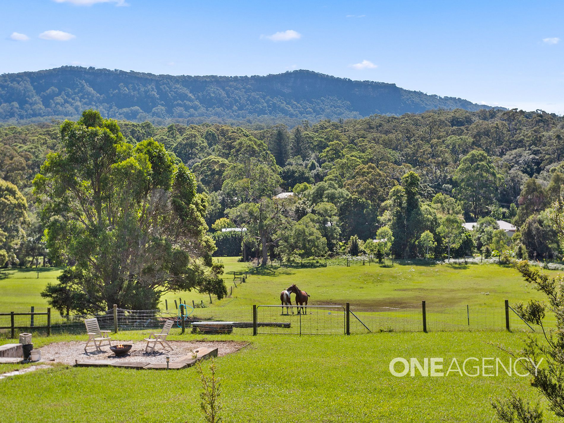 274 Sheaffes Road, Dombarton