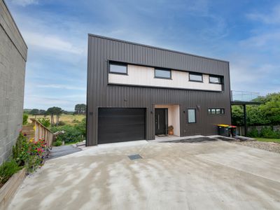 A / 24 Dundonald Street, Tainui