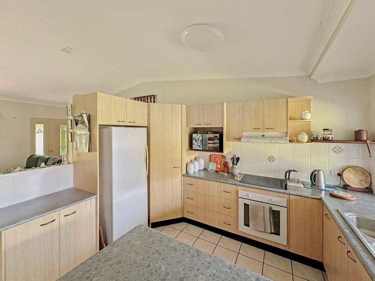 10 Panoramic Drive, Atherton