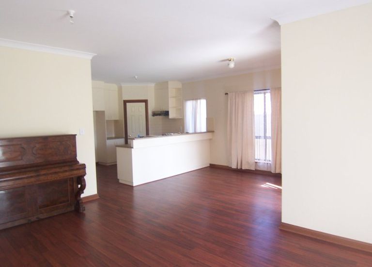 11 Trott Grove, Oaklands Park