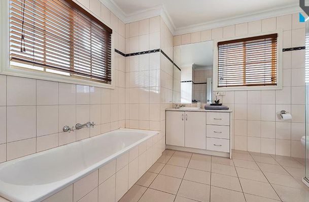 10A Coniston Avenue, Airport West