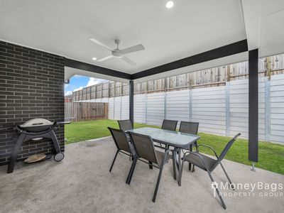 102 Bloomfield Esplanade, South Maclean