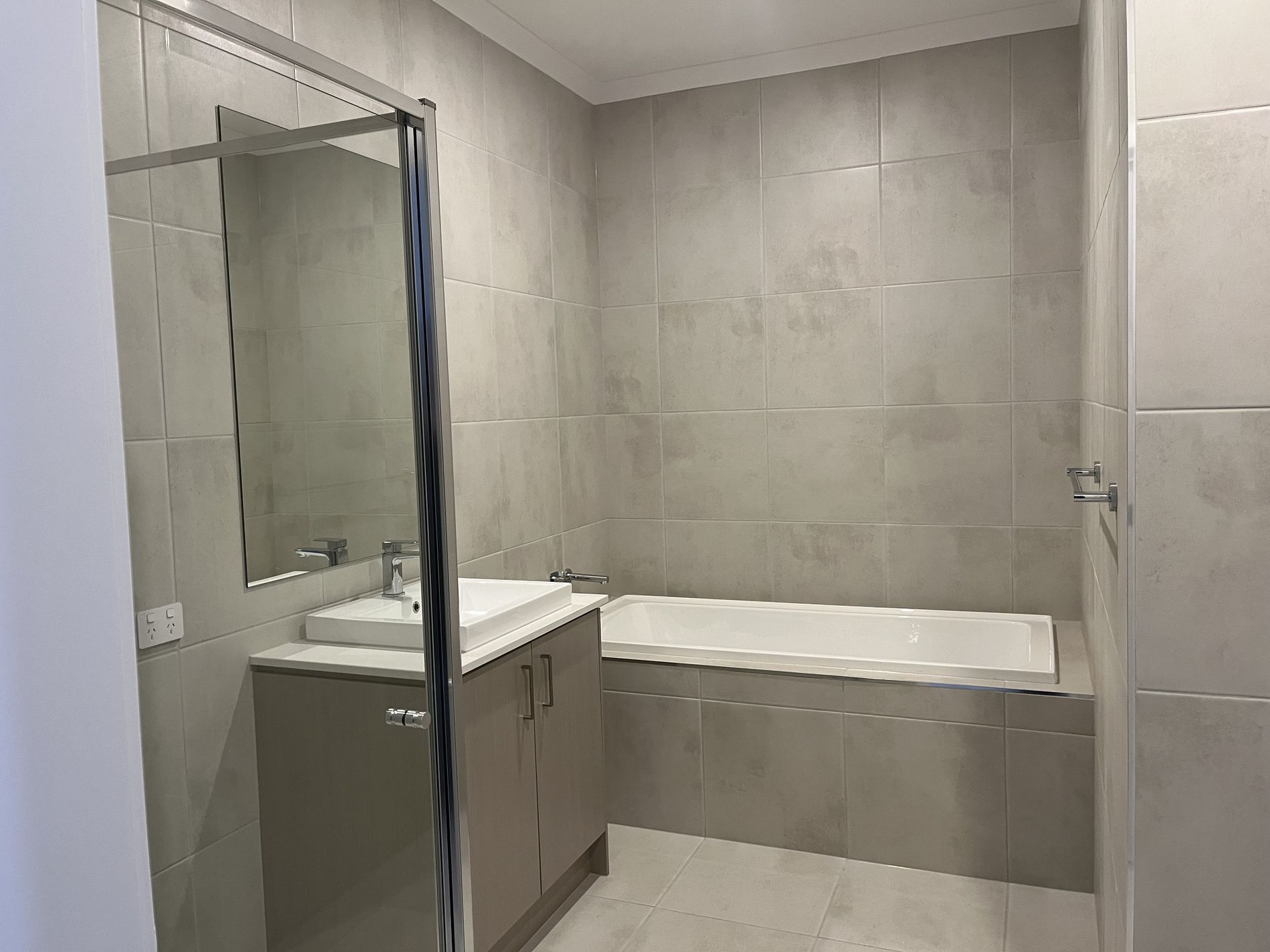 6 Shiraz Ave, Fraser Rise