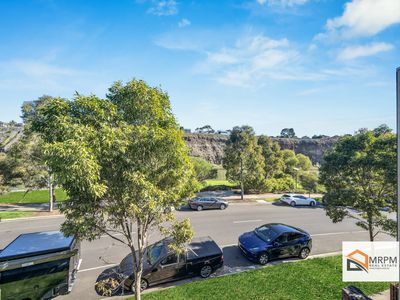 94 Valley Lake Boulevard, Keilor East