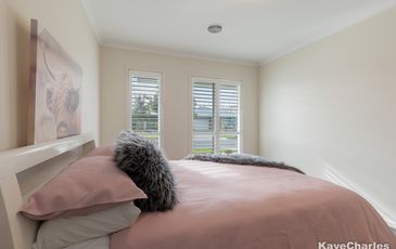 5 Leeson Street, Officer South