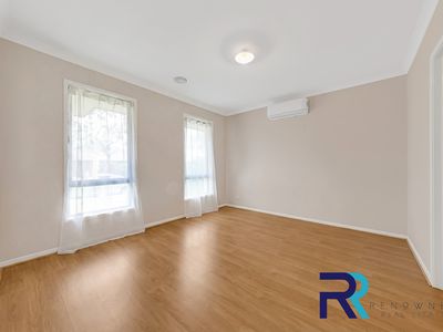 12 Lucindale Road, Wollert