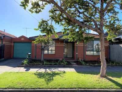 1A Bracken Grove , Altona