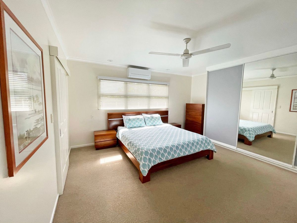 9 Tenth Avenue, Atherton