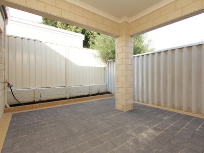 9C Chichester Way, Nollamara