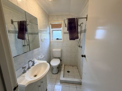 B4 / 31 Lenton Crescent, Oakhurst