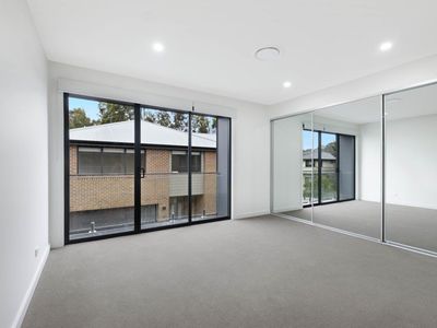 2 / 35 Fox Creek Circuit, Kellyville