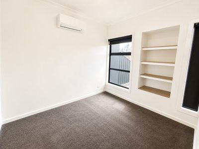 35A Hindmarsh Drive, Manor Lakes