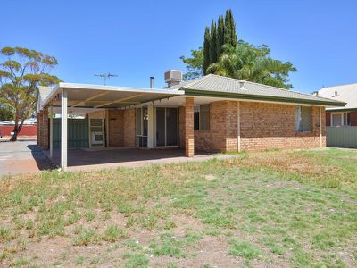 2 Holroyd Way, Boulder