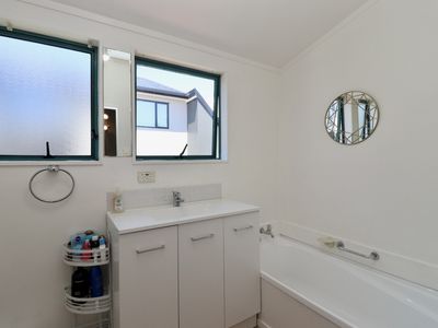 B / 21 William Ave, Greenlane