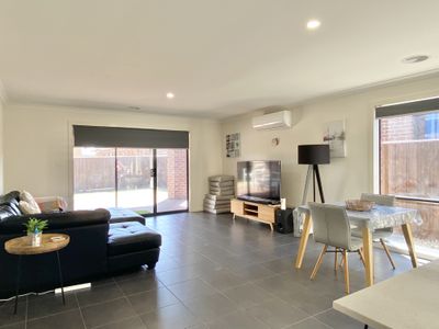 7 Buttermint Crescent, Manor Lakes