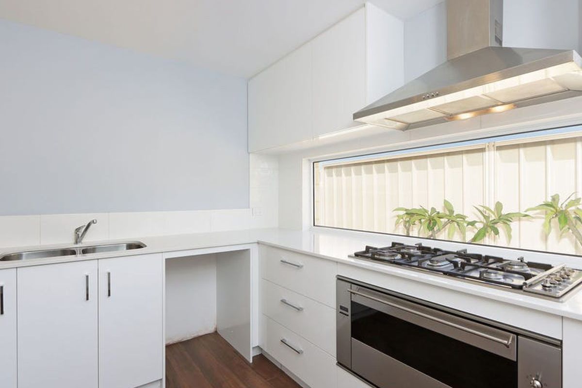 12A Lincoln Road, Morley