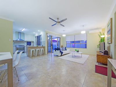 32 Higgs Circuit, Wynnum West