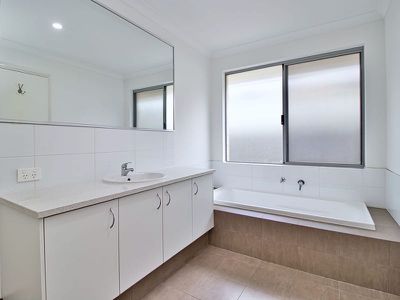6 Abington Avenue , Baldivis