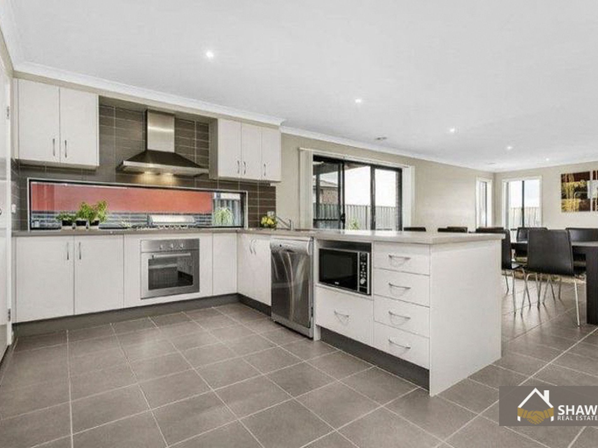 6 Field Street, Manor Lakes