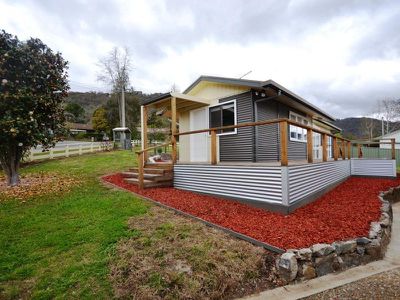 1 Mountain Avenue , Mount Beauty