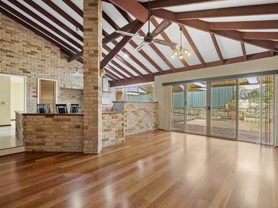 15 Kirwan Way, Winthrop