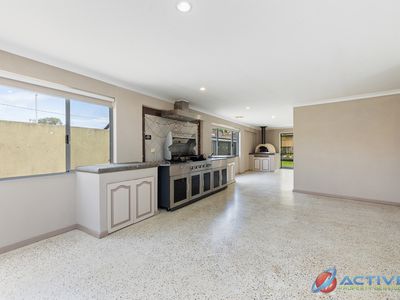 14 Jipse Crescent, East Bunbury