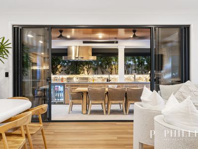 2566 Cressbrook Drive, Hope Island